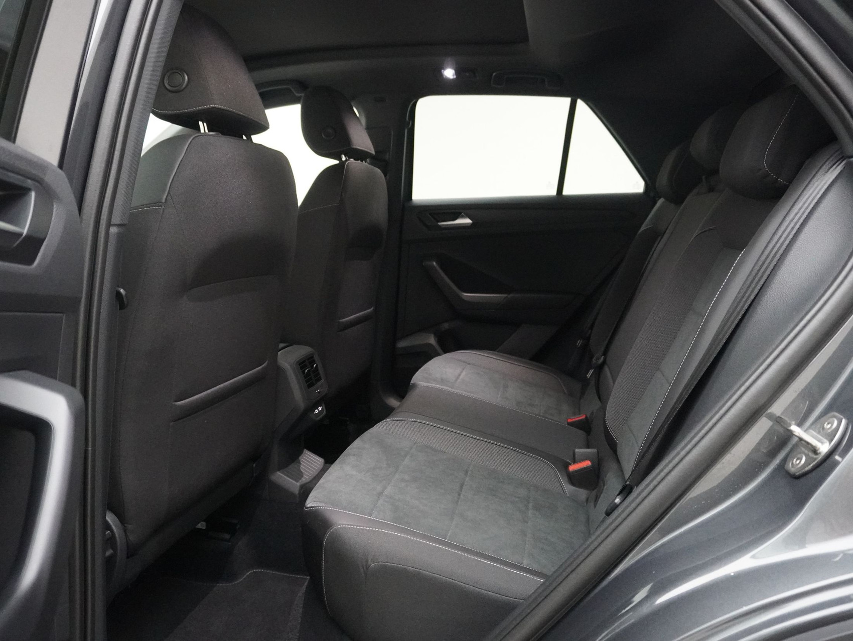 VW T-Roc 2.0 TSI DSG R-Line Black Style 4Motion **Anhängerkupplung und Panoramaglasdach**