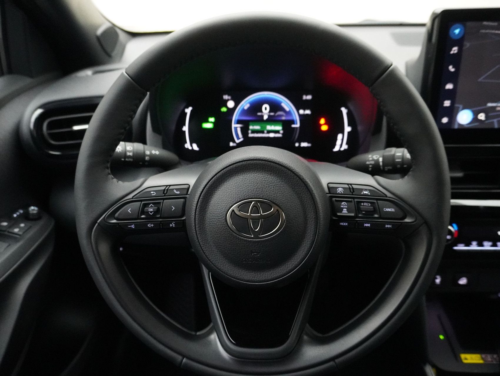 TOYOTA Yaris Cross 1.5 VVT-i HSD Trend AWD-i ** 4×4 **