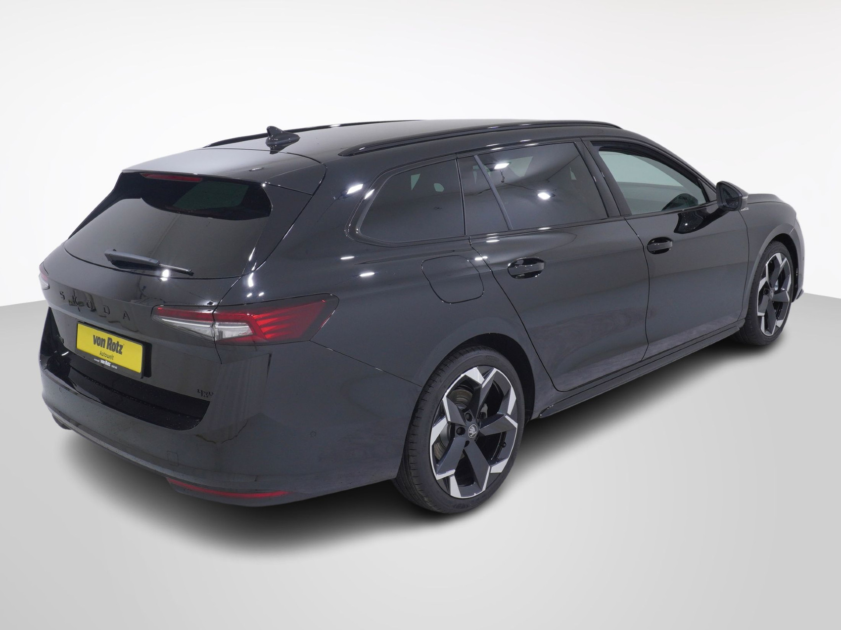 SKODA Superb 2.0 TSI Sportline 4×4 DSG