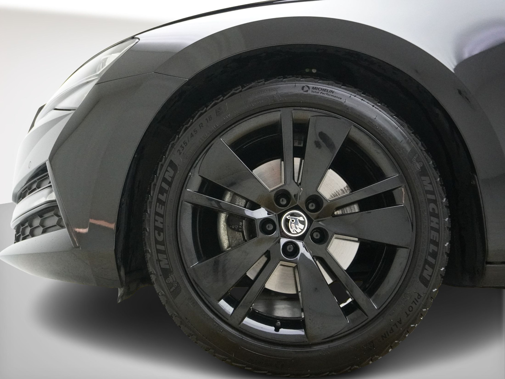SKODA Superb Combi 1.4 TSI DSG PHEV Sport Line