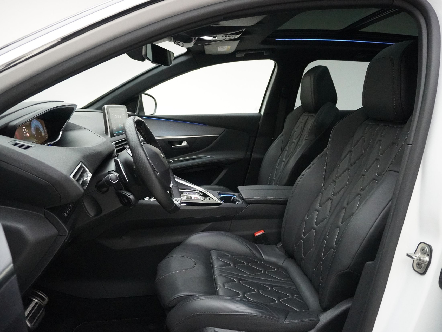 PEUGEOT 3008 1.6 Plug-in Hybrid4 GT