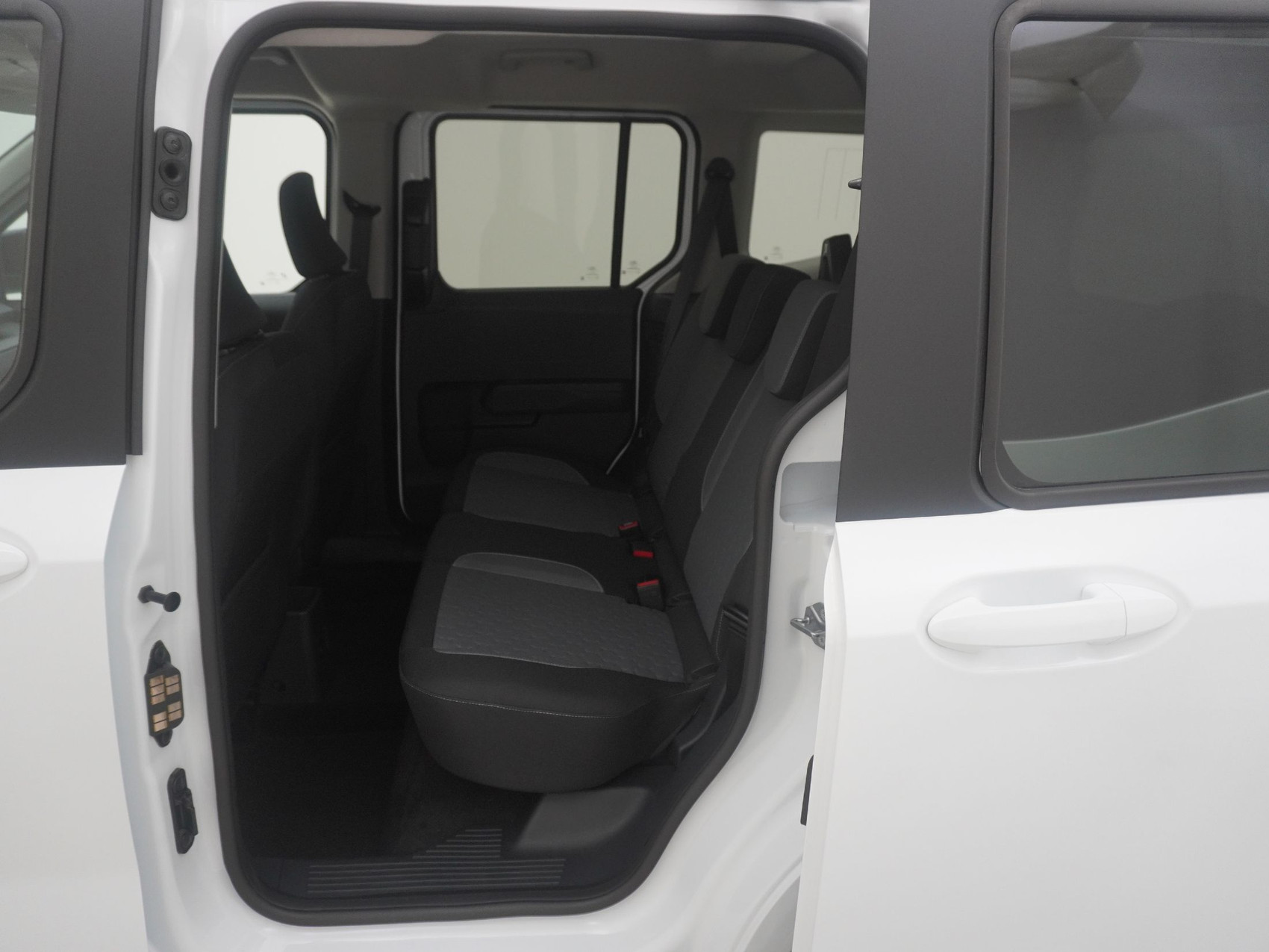 FORD Tourneo Courier 1.0 Ecoboost Titanium