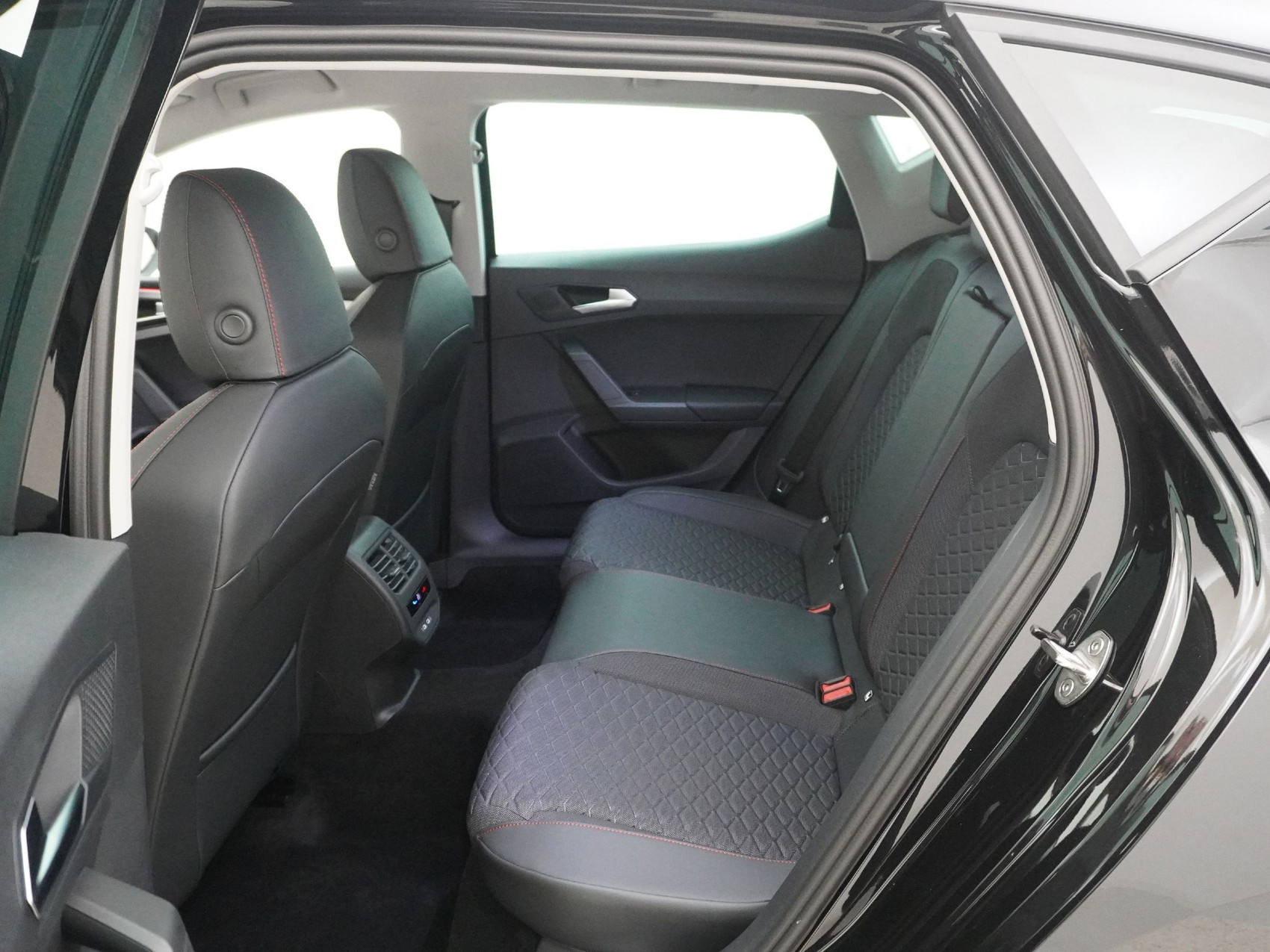 SEAT Leon 1.5 eTSI FR DSG