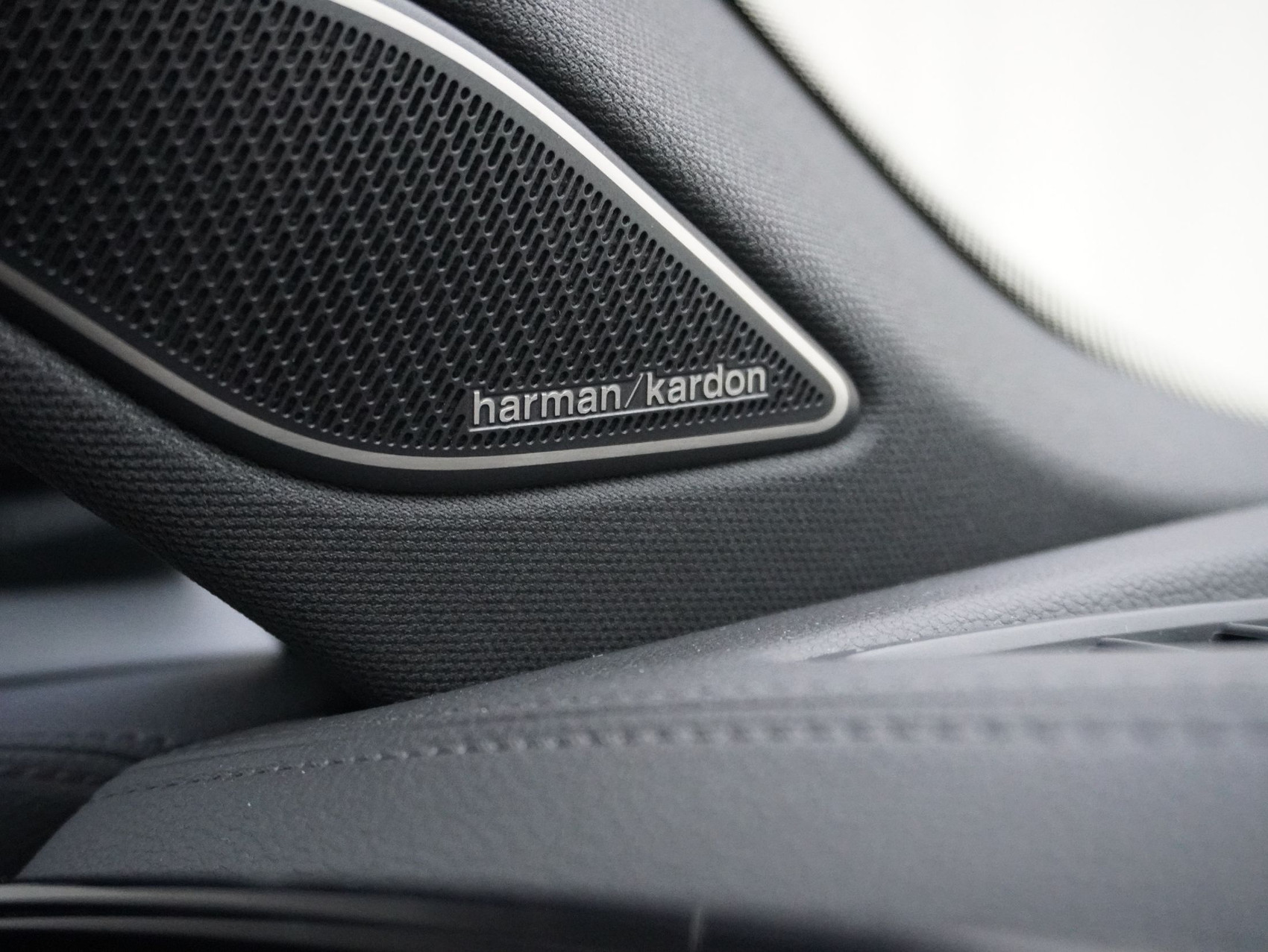 VW Tiguan 2.0 TDI DSG R-Line Black Style 4Motion **Leder/Anhängerkupplung/Standheizung**