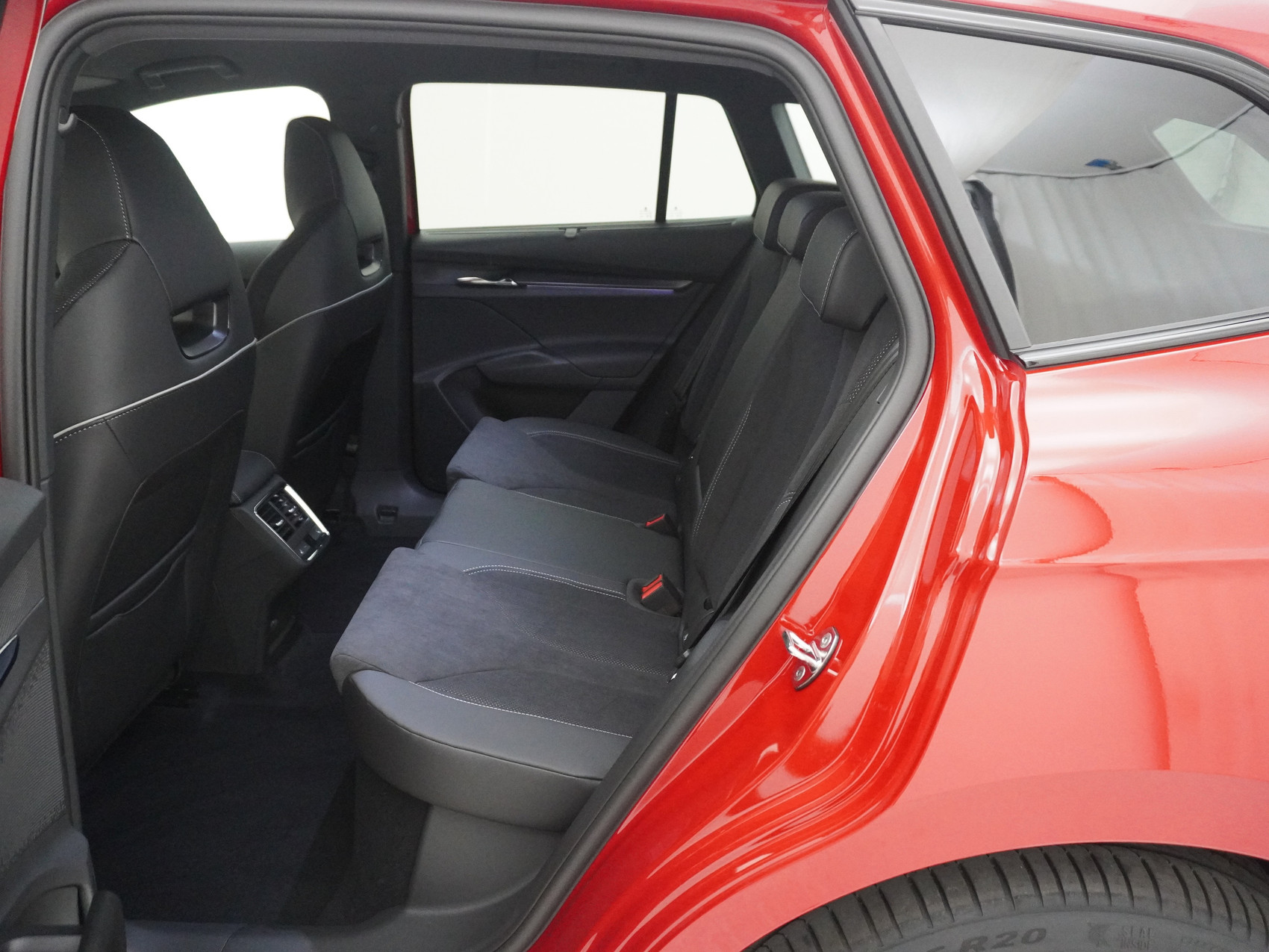SKODA Enyaq iV 80x Sport Line