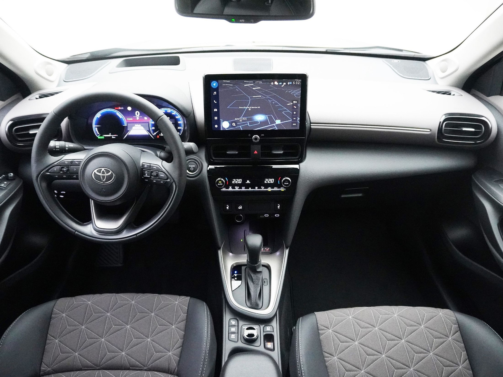 TOYOTA Yaris Cross 1.5 VVT-i HSD Premium AWD-i