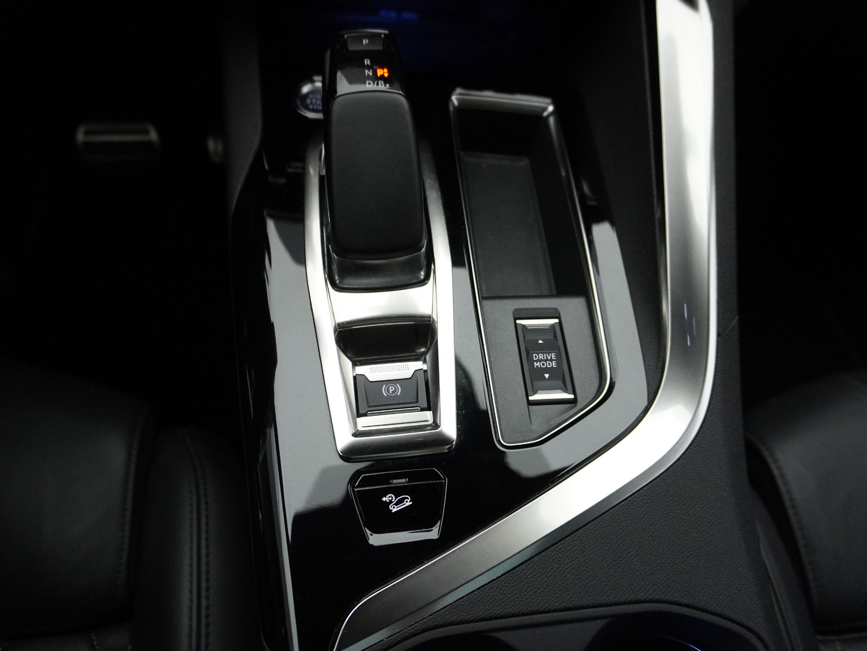 PEUGEOT 3008 1.6 Plug-in Hybrid4 GT