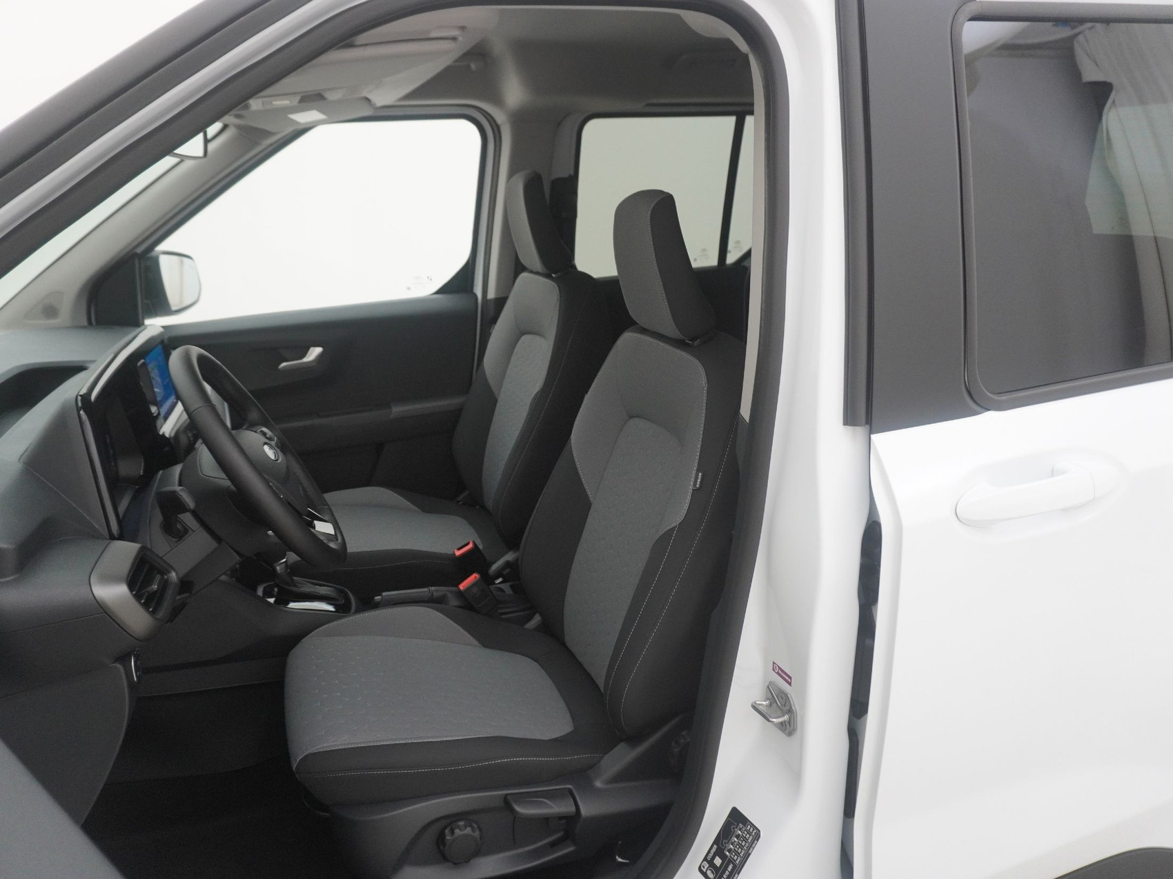 FORD Tourneo Courier 1.0 Ecoboost Titanium