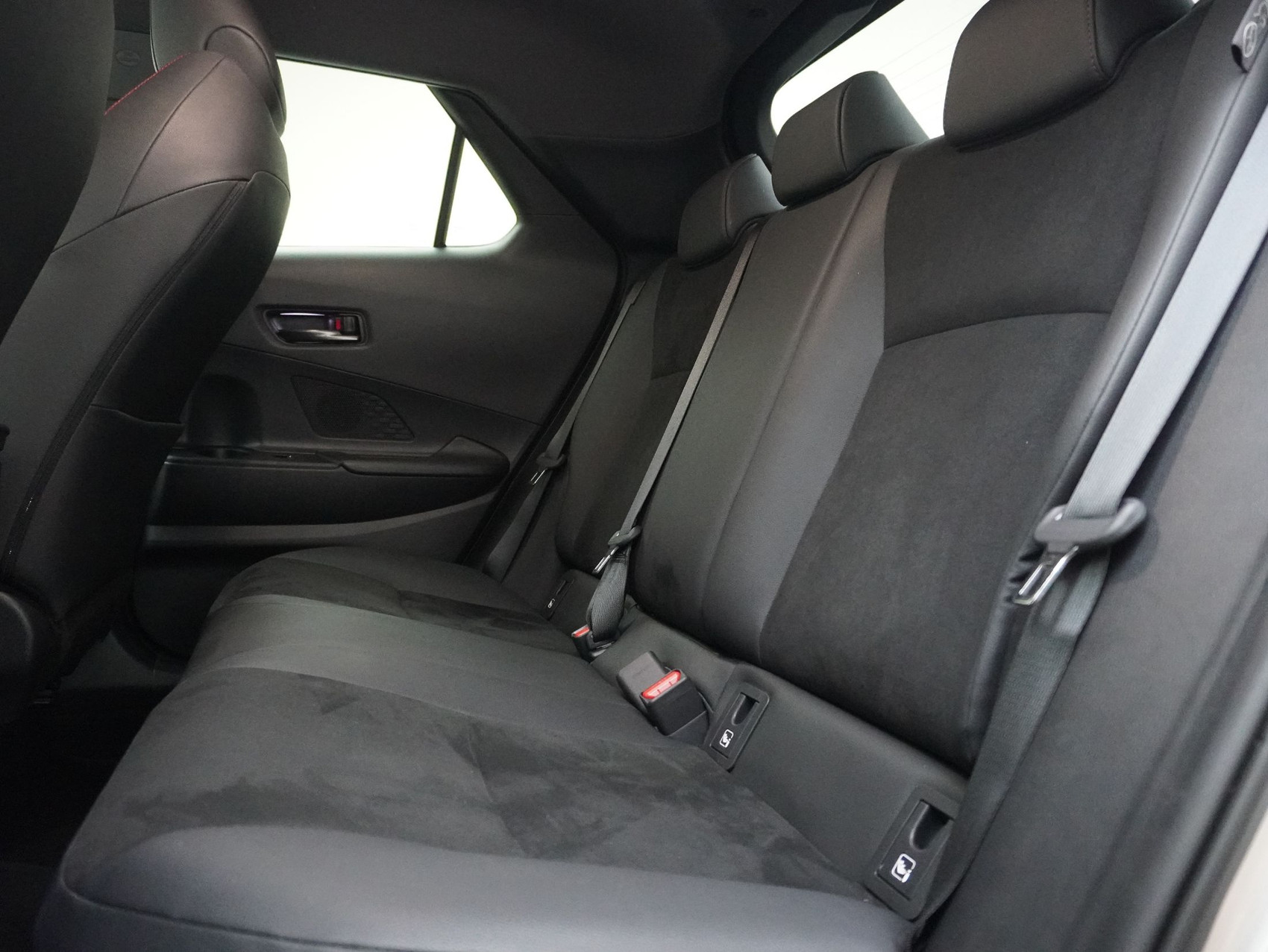 TOYOTA C-HR 2.0 HEV GR Sport Premiere 4×4 ** 20″ Alu **