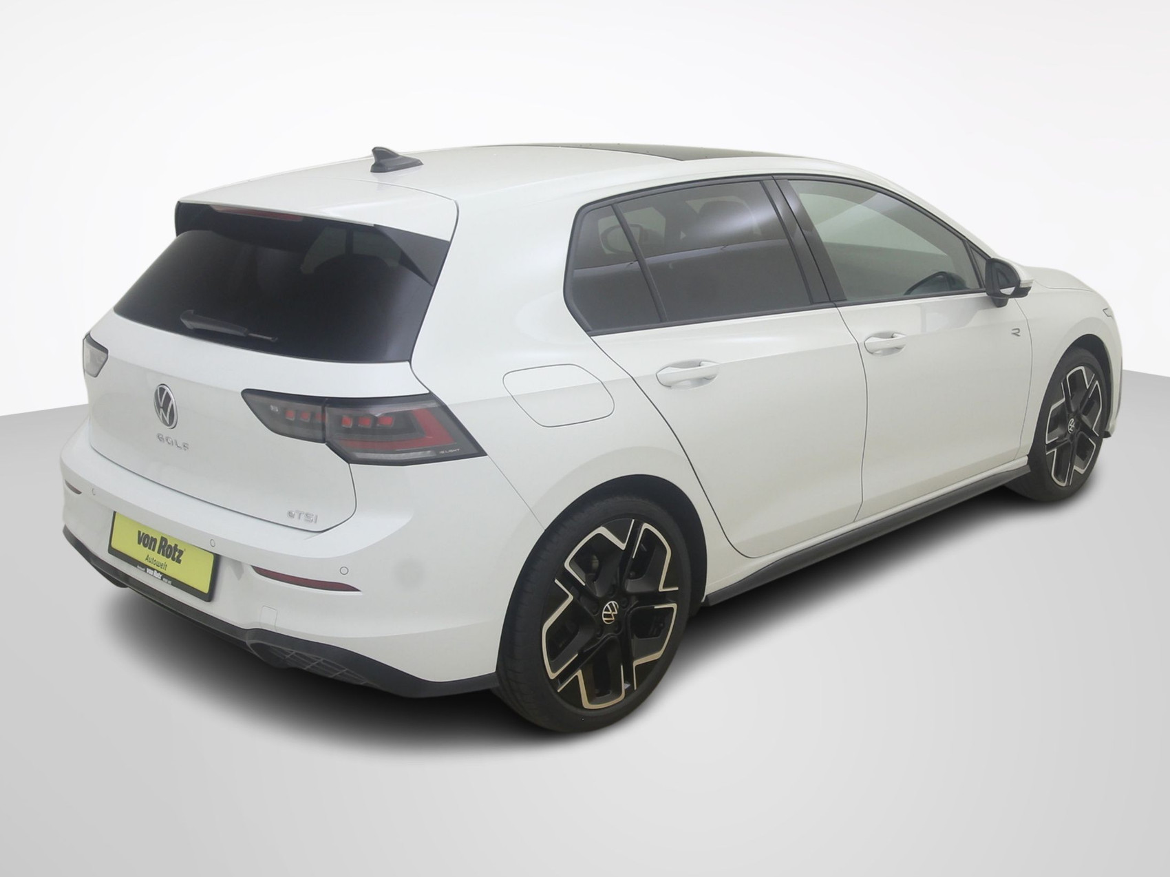 VW Golf VIII 1.5 eTSI R-Line DSG