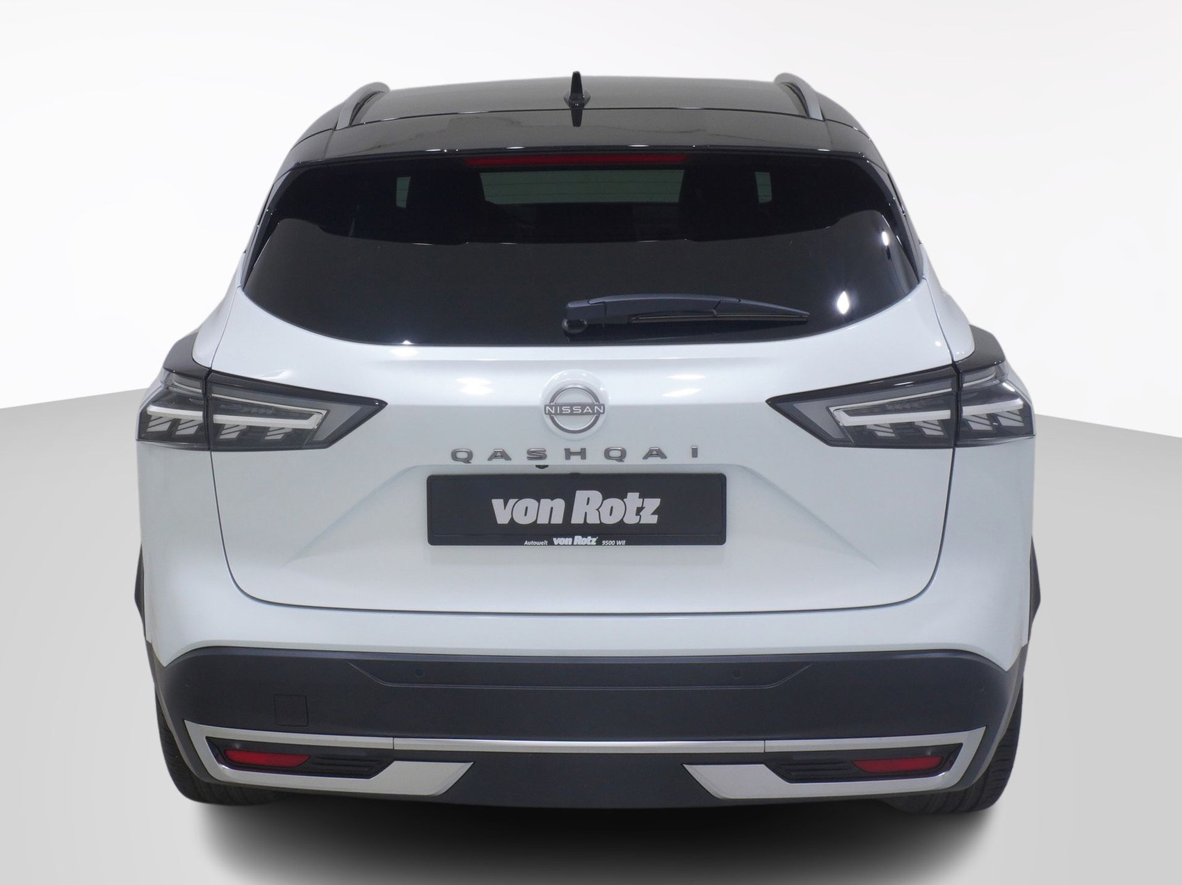 NISSAN Qashqai 1.3 DIG-T Tekna 4×4