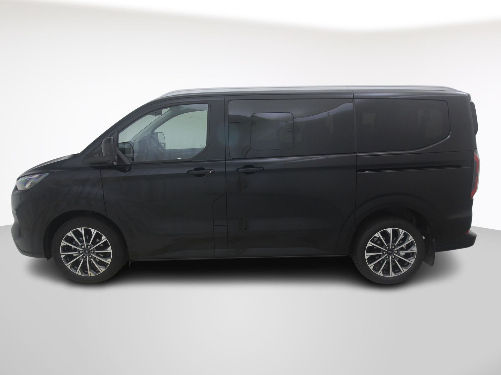 FORD Tourneo Custom 320 L1 2.0 TDCI Titanium X